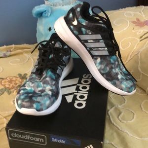 Adidas Energy Cloud V Athletic Shoes